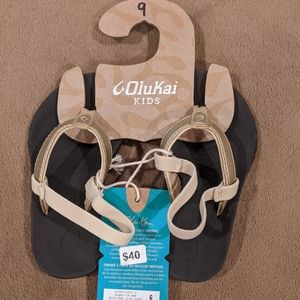 NWT OluKai Kids sandles